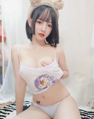 岳彩晶